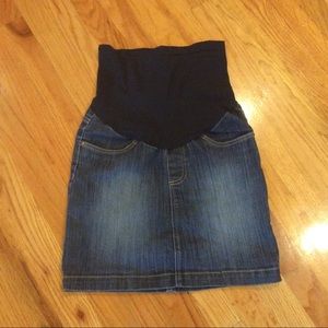 ❤️3/$15❤️ Motherhood Maternity Denim Skirt